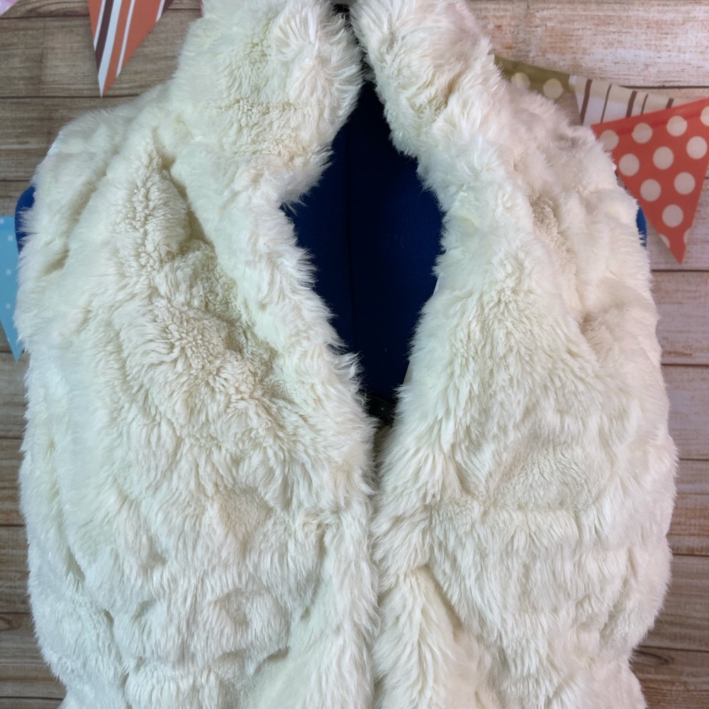 Cavalini women’s luxury faux fur vest white